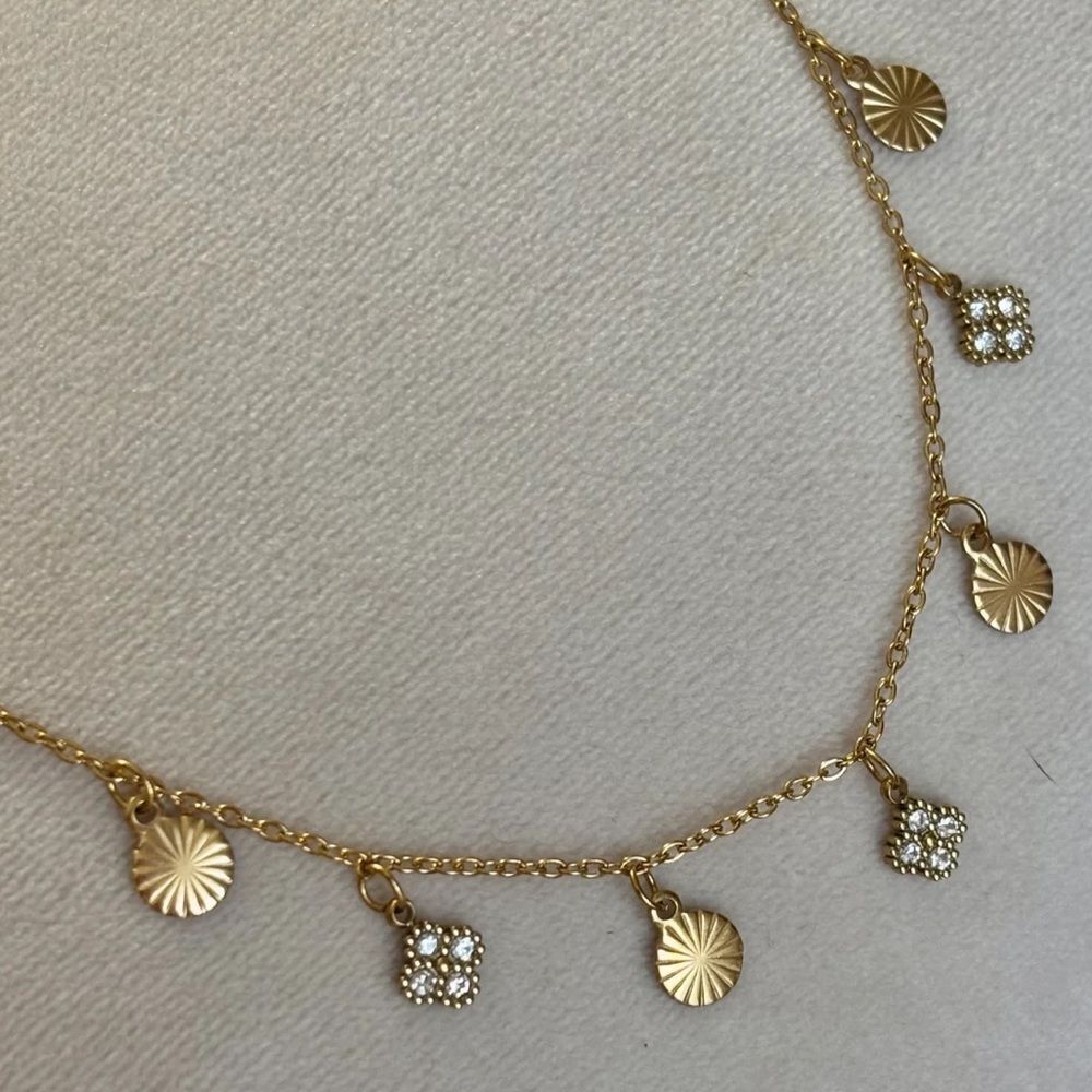 Diamond flower Necklace Q336